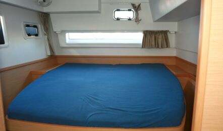 Steuerbord Achterkoje eines Katamarans Lagoon 42 auf Mallorca in Can Pastilla