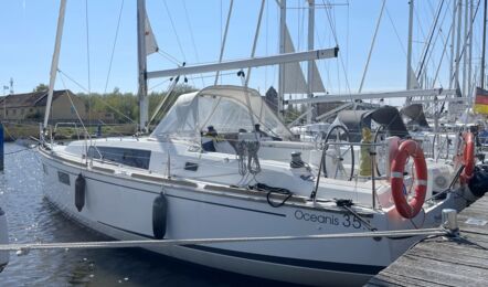 Oceanis-35-1-2-aussenaufnahme-03