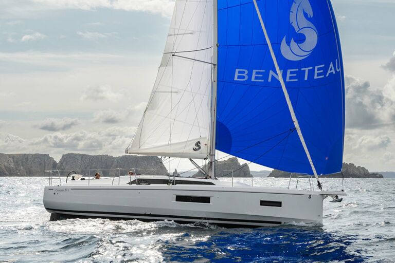 Neue Oceanis 37.1 ab 2024 bei 1. Klasse Yachten
