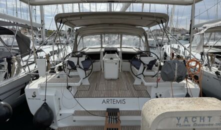 Oceanis-46-1-aussenaufnahme-03