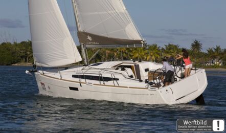 Backbord Aussenaufnahme einer Sun Odyssey 349.2 in Heiligenhafen