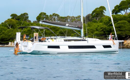 Steuerbord Aussenaufnahme einer Dufour 44 auf Mallorca