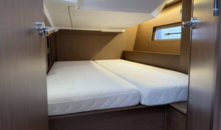 Oceanis-46-1-innenaufnahme-08