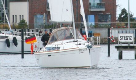 Bug Aussenaufnahme der Sun Odyssey 389 "Freiheit" in Greifswald