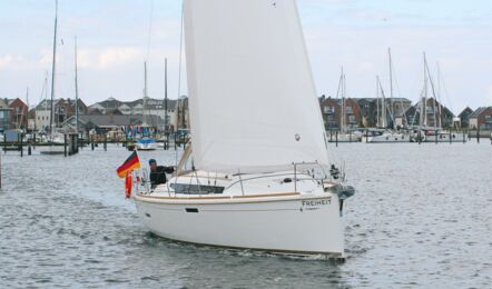 Bug Aussenaufnahme der Sun Odyssey 389 "Freiheit" in Greifswald