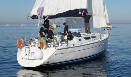 Heck Aussenaufnahme der Sun Odyssey 40 "Moulin Rouge" in Barth