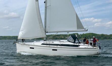 Bavaria-cruiser-37-aussenaufnahme-01