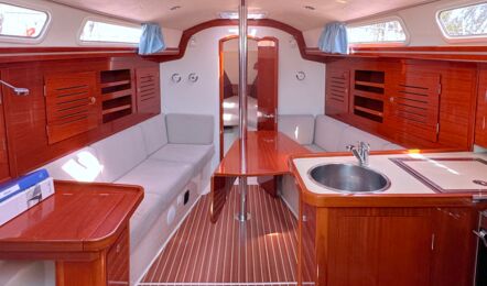Salon Innenaufnahme der Hanse 315 "Mizar" in Barth