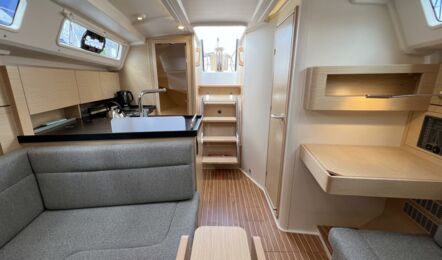 Salon Innenaufnahme der Hanse 348 Nalani in Heiligenhafen