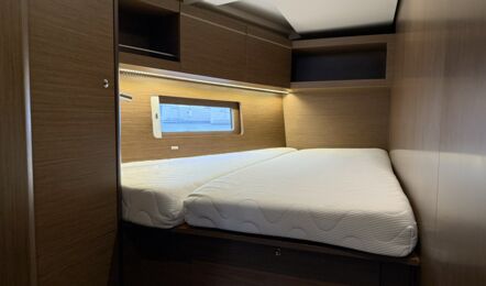 Oceanis-46-1-innenaufnahme-05