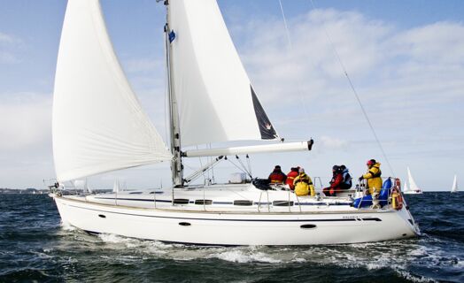 Backbord Aussenaufnahme der Bavaria 46 cruiser Juwel in Greifswald