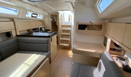 Salon Innenaufnahme der Hanse 348 Nalani in Heiligenhafen