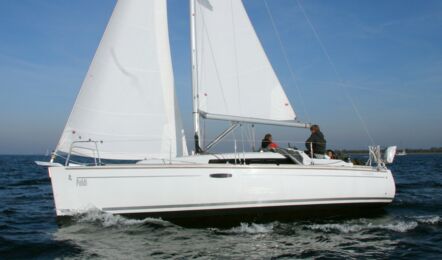 Oceanis-31-aussenaufnahme-01