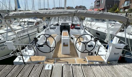 Oceanis-34-1-2-aussenaufnahme-02