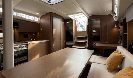 Oceanis-37-1-innenaufnahme-04