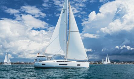 Oceanis-46-1-aussenaufnahme-03