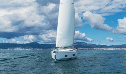 Oceanis-46-1-aussenaufnahme-05