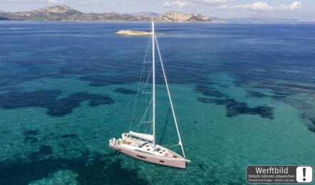 Deck Aussenaufnahme einer Oceanis 52 in Pula in Kroatien