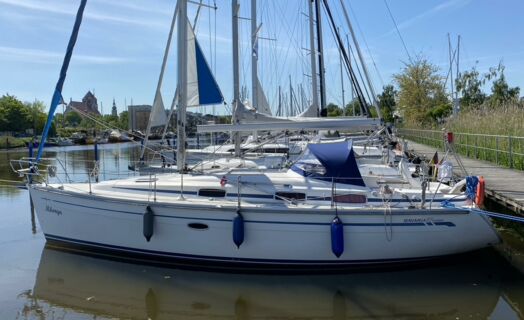 Backbord Aussenaufnahme der Bavaria 37 cruiser "Milonga" in Greifswald