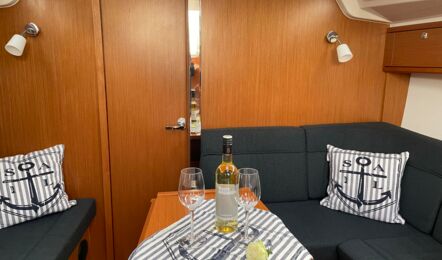 Bavaria-cruiser-37-innenaufnahme-04
