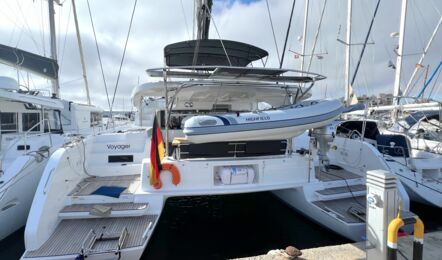 Aussenaufnahme Heck des Katamarans Lagoon 46 Voyager in Can Pastilla auf Mallorca