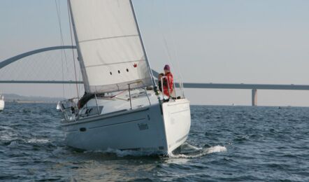 Oceanis-31-aussenaufnahme-07