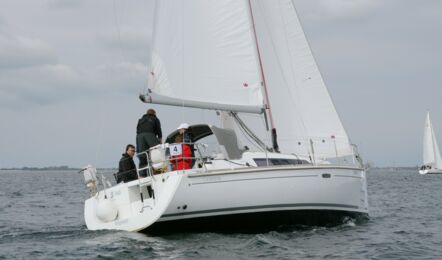 Oceanis-31-aussenaufnahme-07