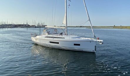 Oceanis-40-1-aussenaufnahme-10