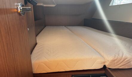 Oceanis-41-1-innenaufnahme-06