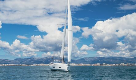 Oceanis-46-1-aussenaufnahme-11