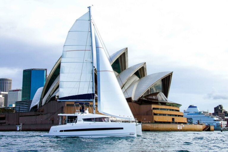 Katamarane von Bali für Ihre Yachtcharter bei 1. Klasse Yachten Katamarane von Bali für Ihre Yachtcharter bei 1. Klasse Yachten