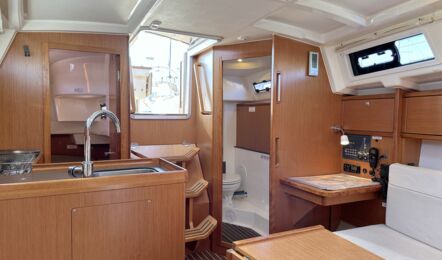 Bavaria-cruiser-34-innenaufnahme-02