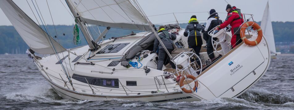 Heck Backbord Aussenaufnahme der Bavaria cruiser 41 Sport "Shag" in Flensburg