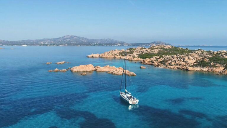 Oceanis Yacht vor Anker Oceanis Yacht vor Anker