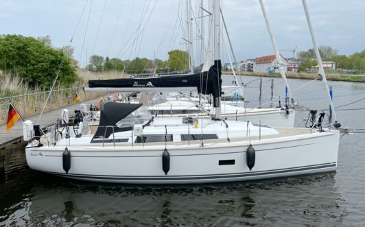 Steuerbord Aussenaufnahme der Hanse 348 "Elea" in Barth