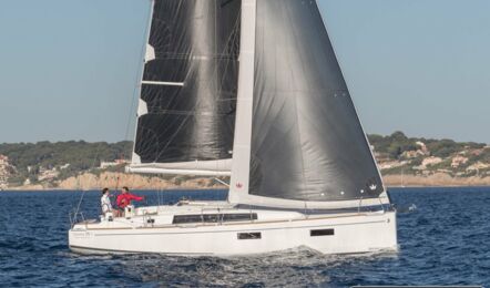 Oceanis-38-1-aussenaufnahme-12