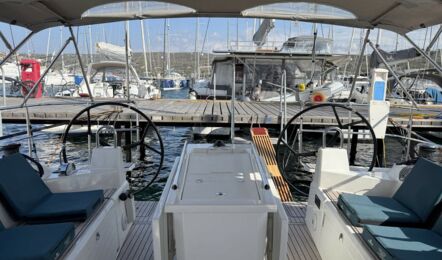 Oceanis-40-1-aussenaufnahme-07