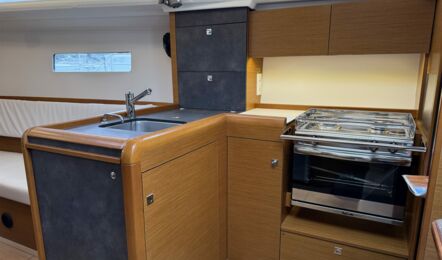 Sun-odyssey-349-innenaufnahme-08