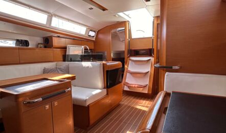 Sun-odyssey-409-innenaufnahme-02