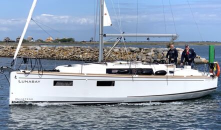 Oceanis-35-1-aussenaufnahme-01