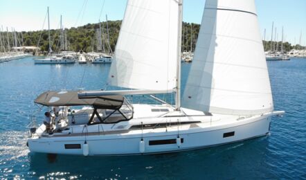 Oceanis-51-1-aussennaufnahme-08