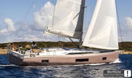 Steuerbord Aussenaufnahme einer Oceanis 52 in Pula in Kroatien