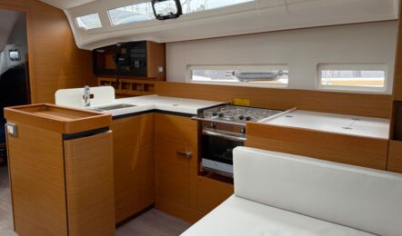 Sun-odyssey-410-innenaufnahme-09