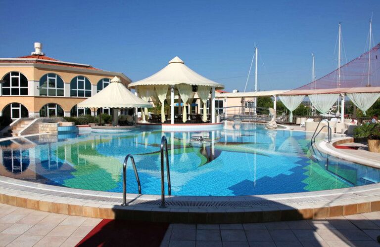 Genießen Sie die Marina Frapa