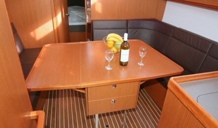Bavaria-cruiser-37-innenaufnahme-08