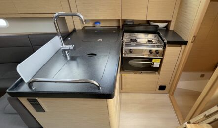 Pantry Innenaufnahme der Hanse 348 Auszeit in Heiligenhafen