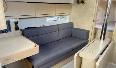 Salon Innenaufnahme der Hanse 348 Auszeit in Heiligenhafen