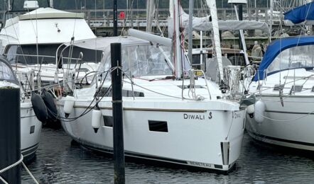 Oceanis-34-1-2-aussenaufnahme-03