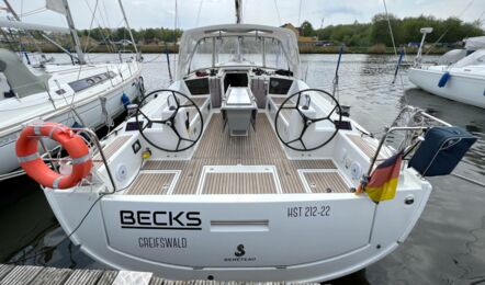 Oceanis-41-1-aussenaufnahme-02