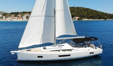 Oceanis-51-1-aussennaufnahme-10